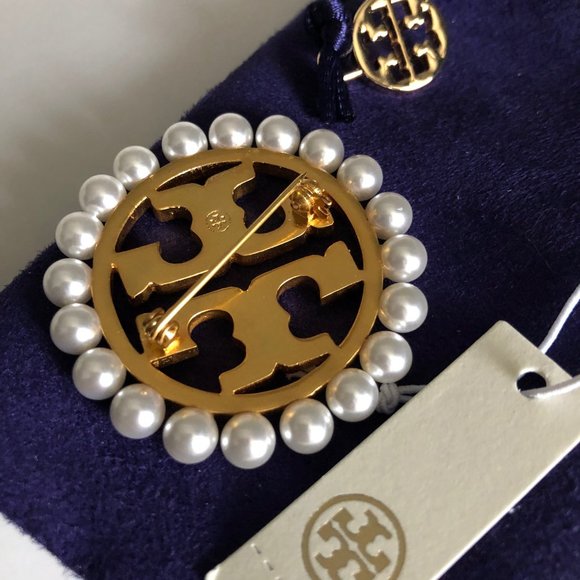 Tory Burch Gold Miller Pavé Pearl Brooch - Picture 6 of 16